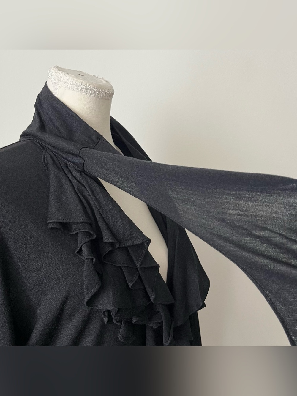 Ralph Lauren Blue Label Women's 100% Silk Ruffled Front Tie Blouse Black Size L - Picture 6 of 9